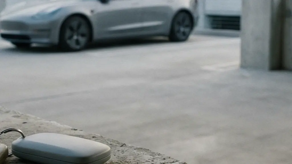 Scène de mobilité en entreprise montrant le passage d’une voiture attribuée à une voiture partagée, sans texte, dans un environnement professionnel.